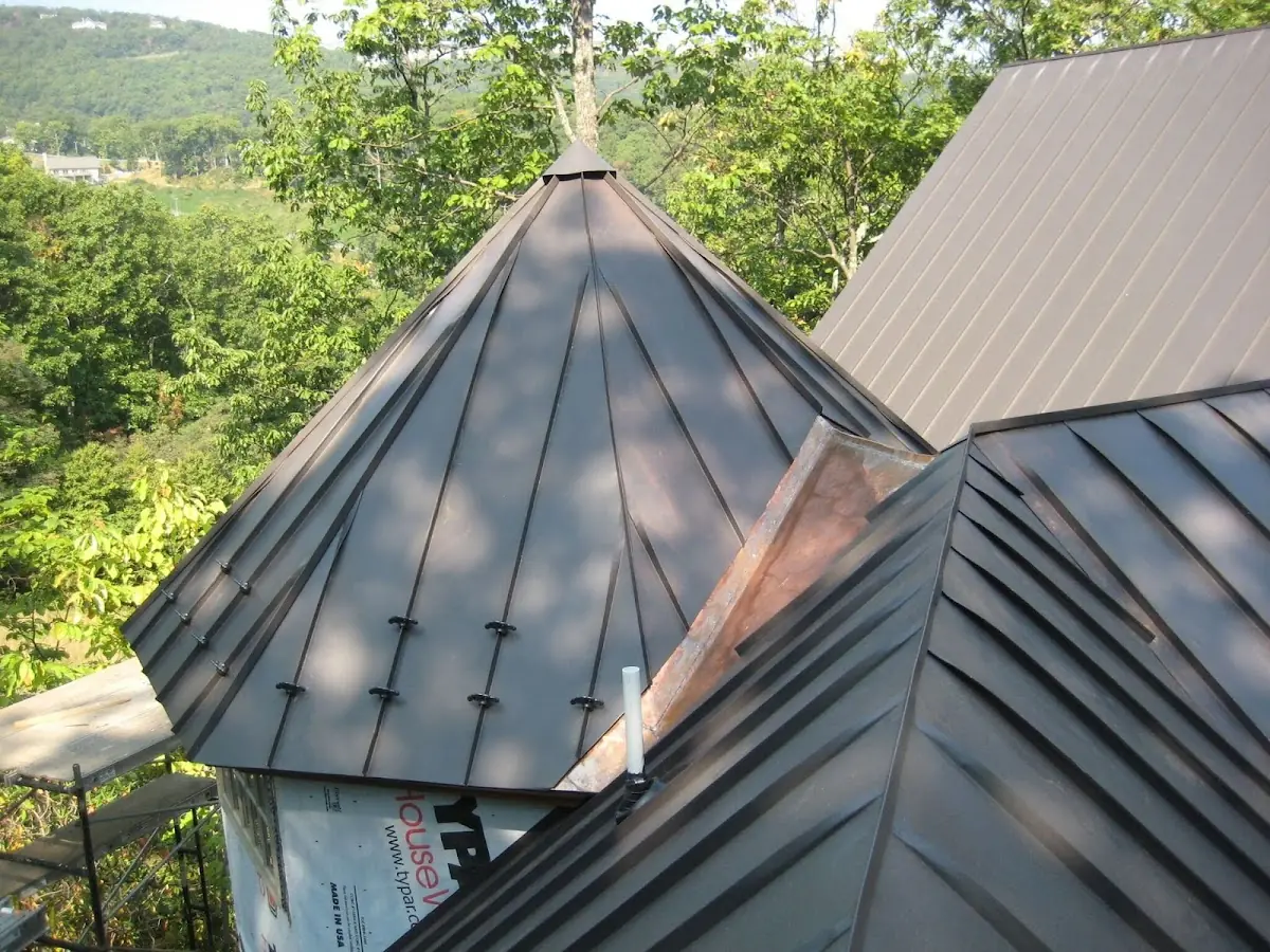 Professional Roof Tarp Installation by Craftsman Roofing in Valleyford